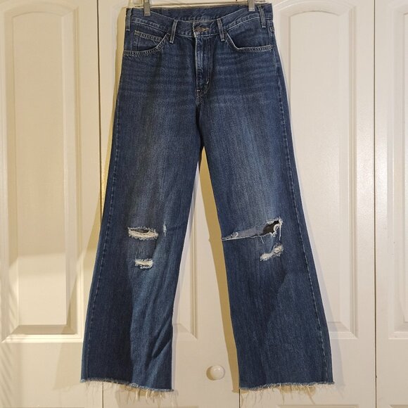 Levi’s Women’s Jeans Size 28 Distressed Wide Leg Grunge Y2K Raw Hem Street Style - Picture 1 of 13